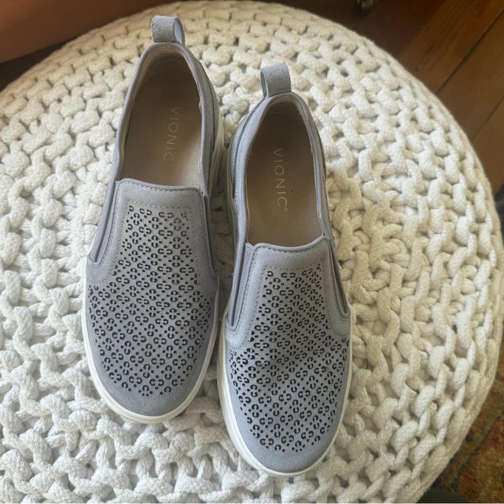 Vionic Women's Perforated Gray Slip-On Sneakers